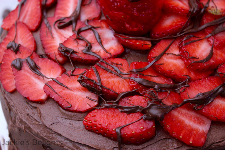 chocolate strawberry cake.2